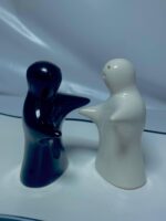 Ceramic Hugging Salt and Pepper Shaker Set - Image 2